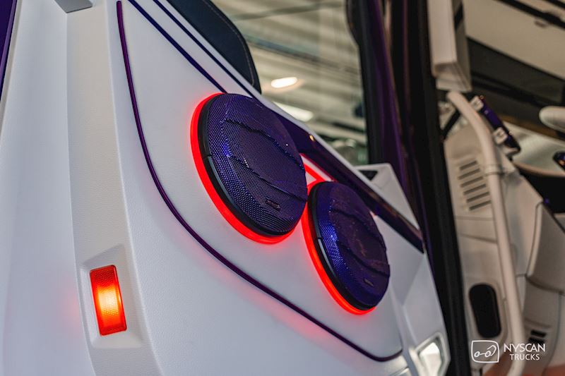 Et kunstværk af en DAF XG+ 530 til CST Transport
