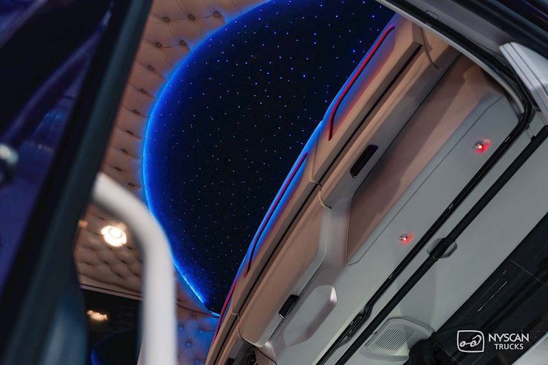 Et kunstværk af en DAF XG+ 530 til CST Transport