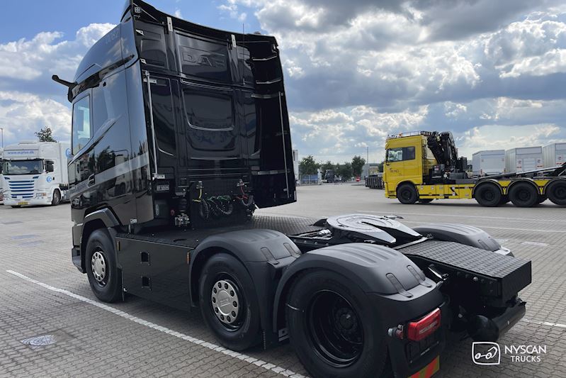 Fabriksny DAF XG 480 FTG  til Dam Logistic.