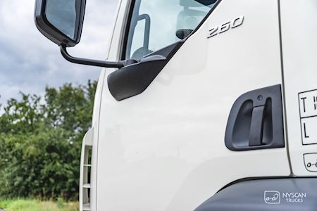 DAF XB FA 4x2 Stilladslastbil Kran + fast lad